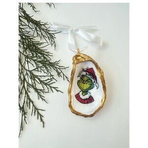 NWT Grinch 3” Oyster Shell Christmas Ornament